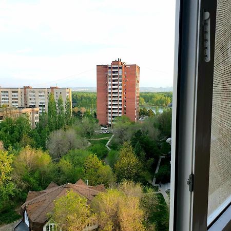 Apartment На Стрелке С Красивым Видом На Иртыш Ustʼ-Kamenogorsk Exterior foto