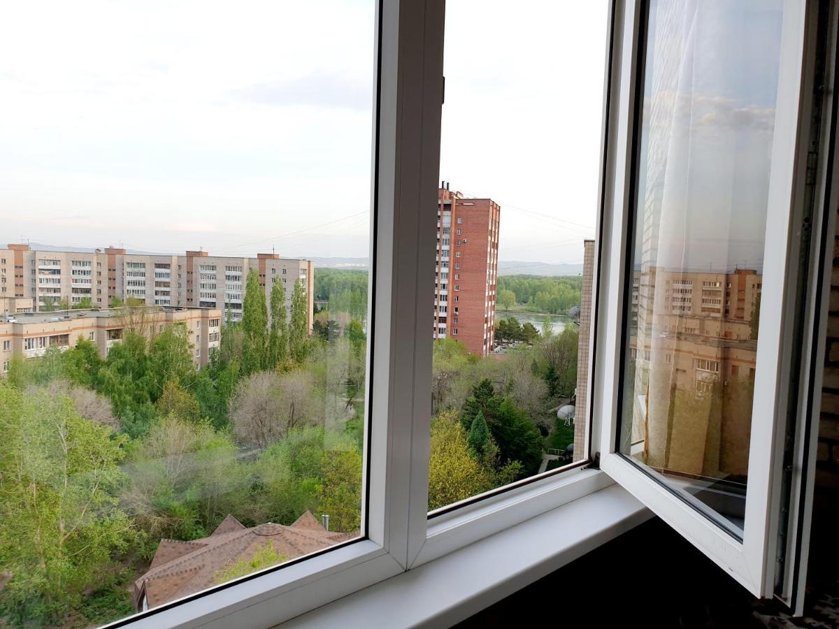 Apartment На Стрелке С Красивым Видом На Иртыш Ustʼ-Kamenogorsk Exterior foto